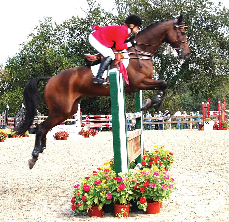 Marilyn Little competes at Plantation Field International